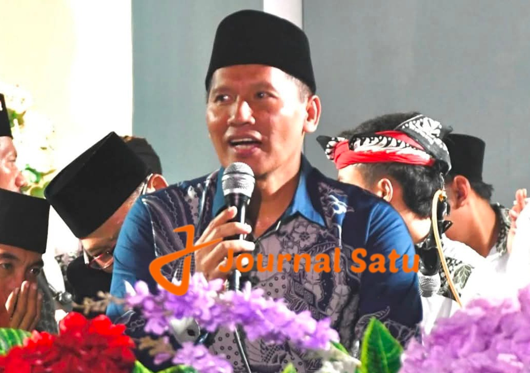 Wabup Tulungagung, Ahmad Baharudin saat menghadiri Launching Pendidikan MA Internasional Darul Akhwan